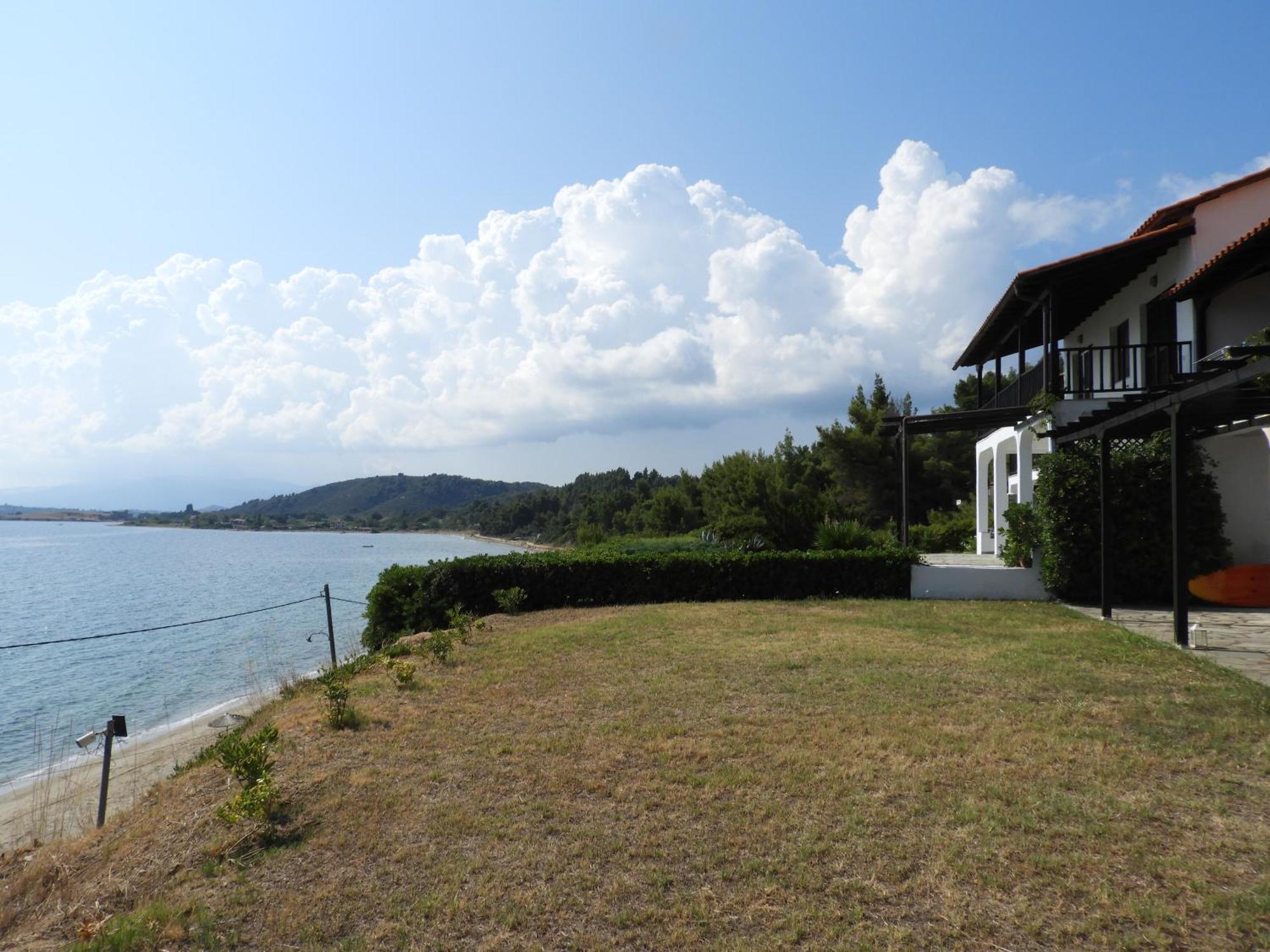 Sangue Blu Beachfront Villa Apartment Ayos Nikolaos Dış mekan fotoğraf